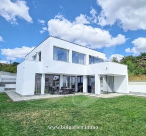 Moderne Villa mit Meerblick bei Albena