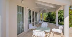 Maßgeschneiderte 250qm Villa mit Pool und Ausblick aufs Meer