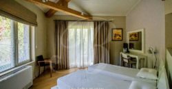 Maßgeschneiderte 250qm Villa mit Pool und Ausblick aufs Meer