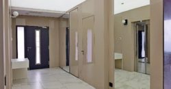 Neu gebautes Luxus Familienhaus