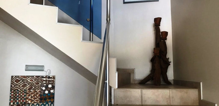 Zweistöckiges möbliertes Haus mit Meerblick in der Nähe von Albena Resort