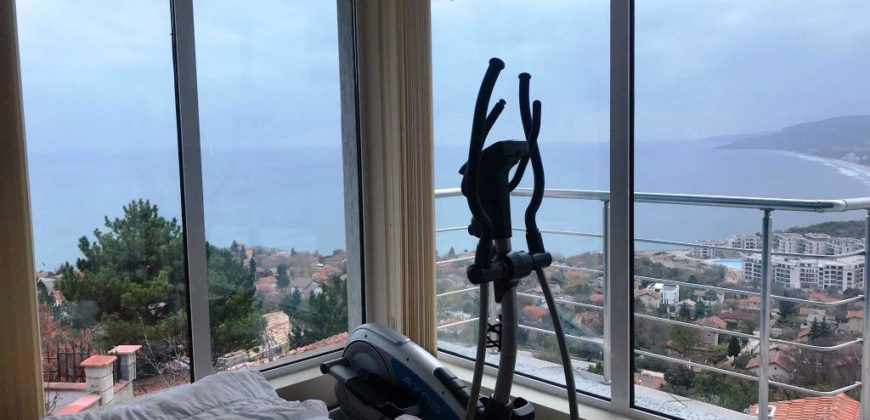 Zweistöckiges möbliertes Haus mit Meerblick in der Nähe von Albena Resort
