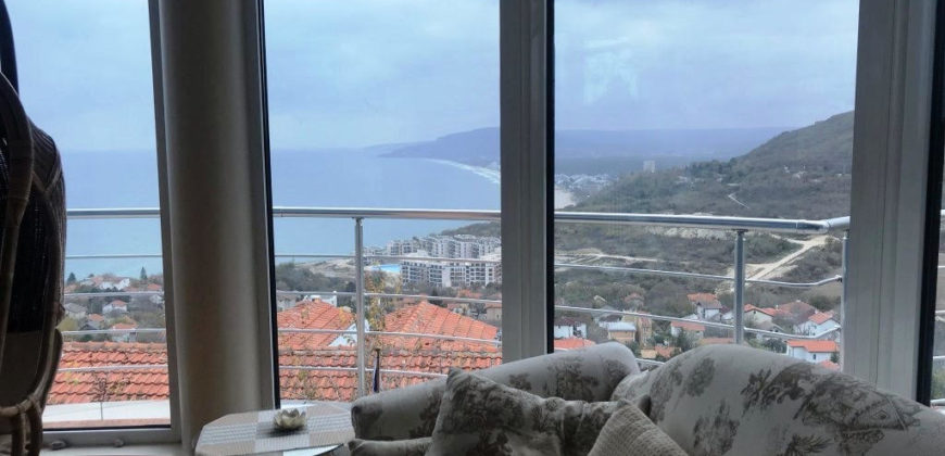 Zweistöckiges möbliertes Haus mit Meerblick in der Nähe von Albena Resort