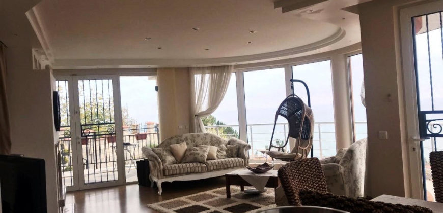 Zweistöckiges möbliertes Haus mit Meerblick in der Nähe von Albena Resort