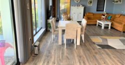 Dreistöckiges Haus in einem Feriengebiet zwischen Balchik und Albena Resort