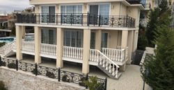 Elite House befindet sich in einer einzigartigen Lage an der ersten Küstenlinie