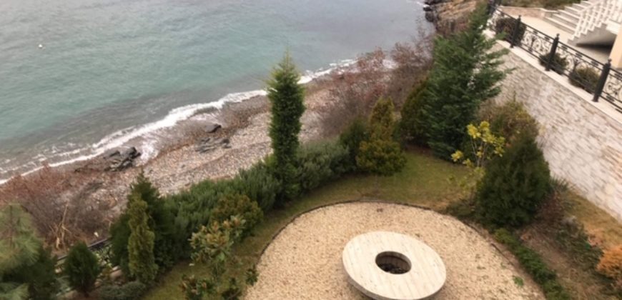 Elite House befindet sich in einer einzigartigen Lage an der ersten Küstenlinie