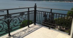 Elite House befindet sich in einer einzigartigen Lage an der ersten Küstenlinie